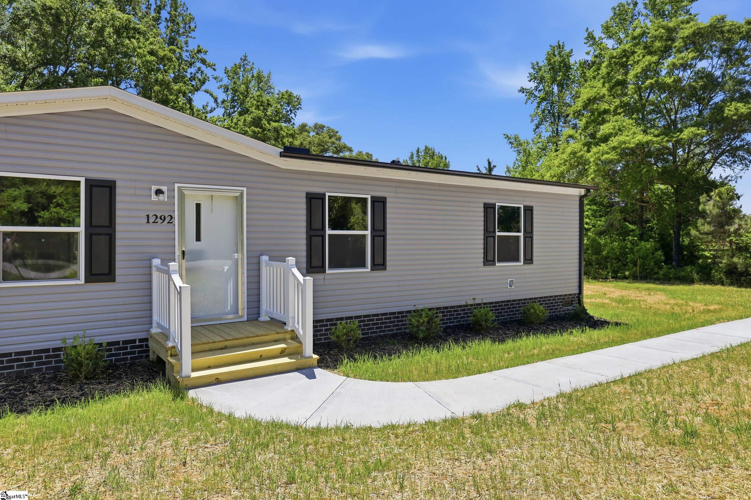 1292 Wilson Road Iva, SC 29655 - Photo 2 of 28