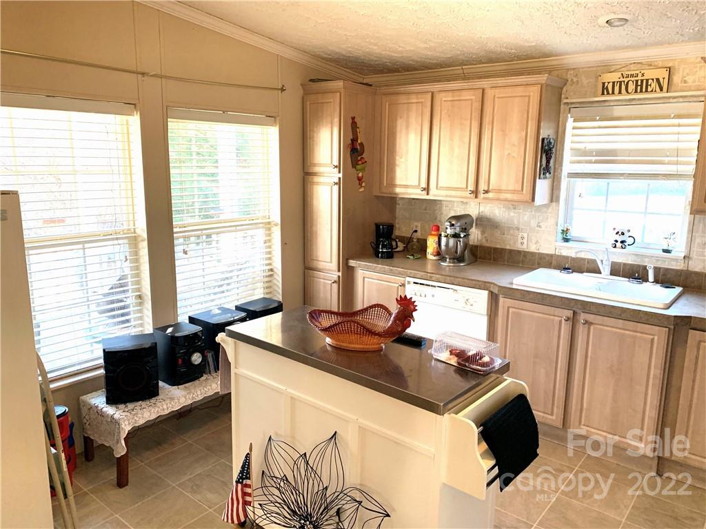 561 Bee Tree Road Swannanoa, NC 28778 - Photo 6 of 18 Gallery Image 6