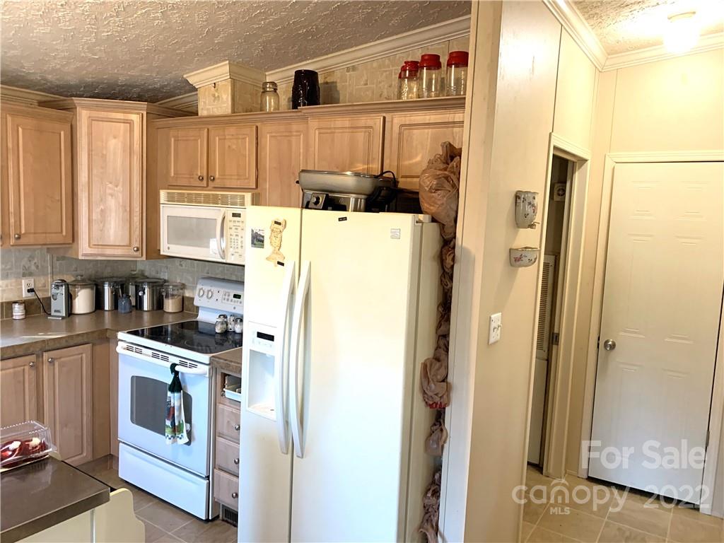 561 Bee Tree Road Swannanoa, NC 28778 - Photo 8 of 18 Gallery Image 8