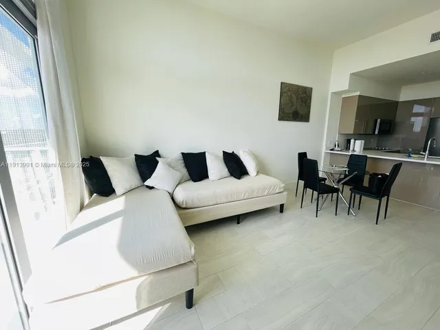 $3,200 | 2000 Metropica Way, Unit 605, Sunrise, FL 33323