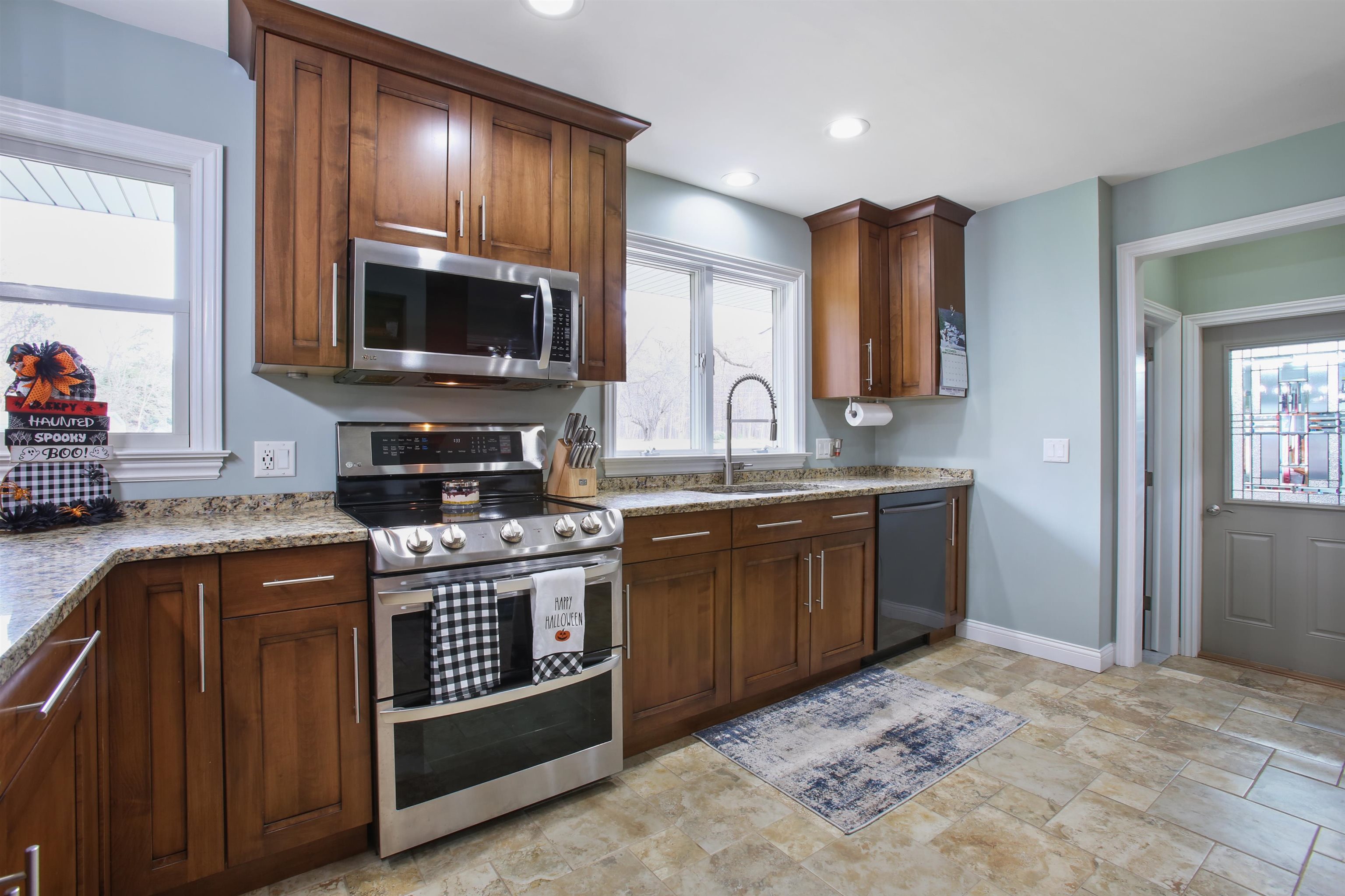 3305 Vincent Road North Street, MI 48049 - Photo 11 of 32 50127020-10.JPG