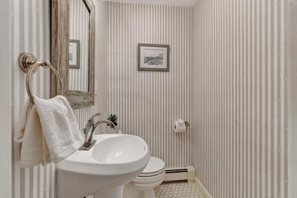 87 Duck Hill Road Duxbury, MA 02332 - Photo 10 of 25