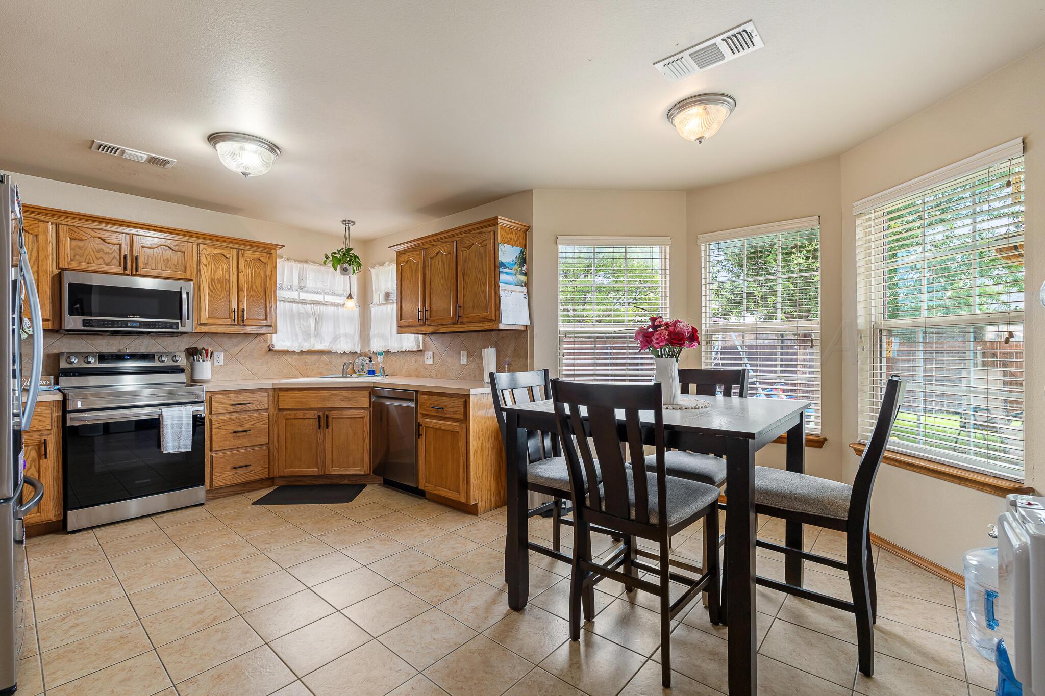 4010 Ross Street Amarillo, TX 79118 - Photo 8 of 26 Kitchen:dining room combo