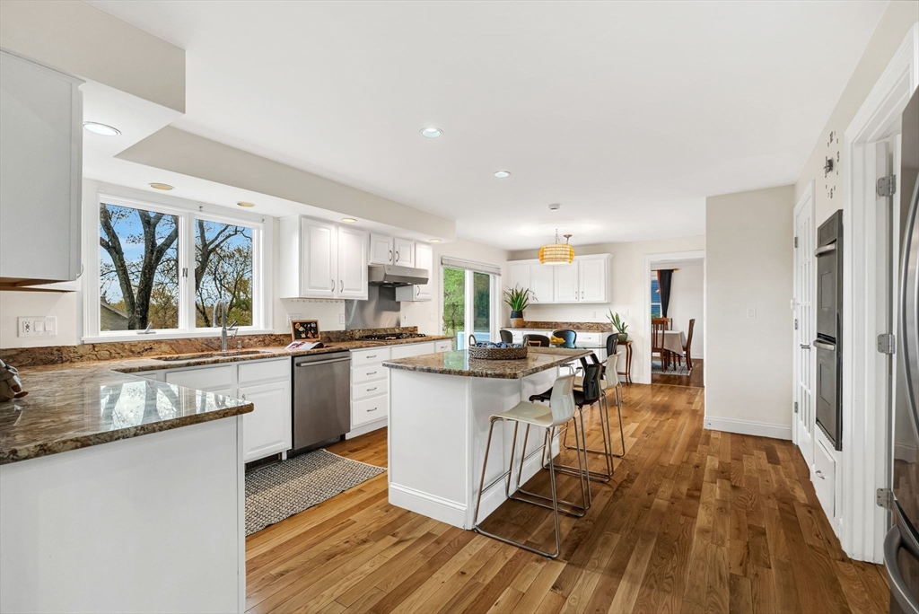 37 Woodcliffe Road Lexington, MA 02421 - Photo 8 of 40 Gallery Image 8