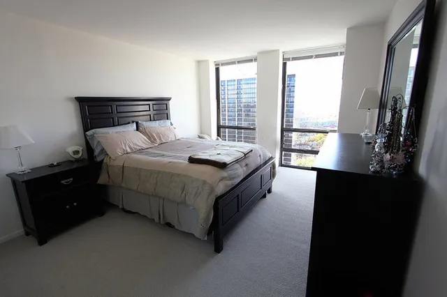 $2,700 | 1660 North LaSalle Drive, Unit 2812, Chicago, IL 60614