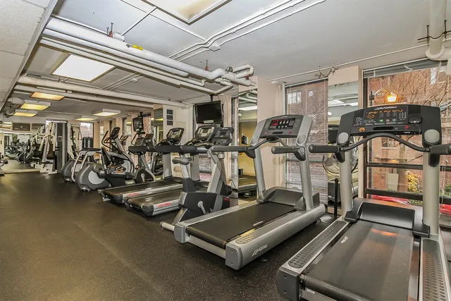 $2,700 | 1660 North LaSalle Drive, Unit 2812, Chicago, IL 60614