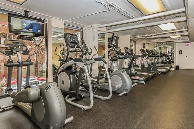 $2,700 | 1660 North LaSalle Drive, Unit 2812, Chicago, IL 60614