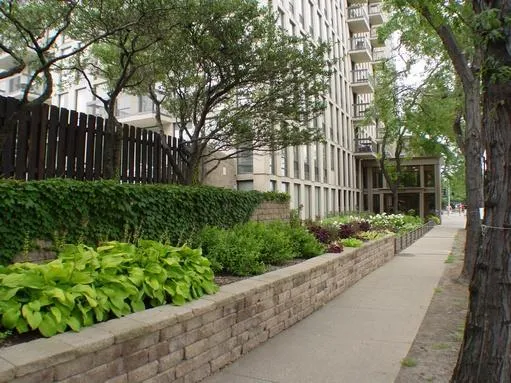 $2,700 | 1660 North LaSalle Drive, Unit 2812, Chicago, IL 60614