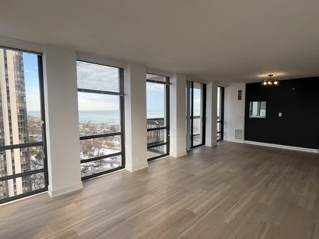 $2,700 | 1660 North LaSalle Drive, Unit 2812, Chicago, IL 60614