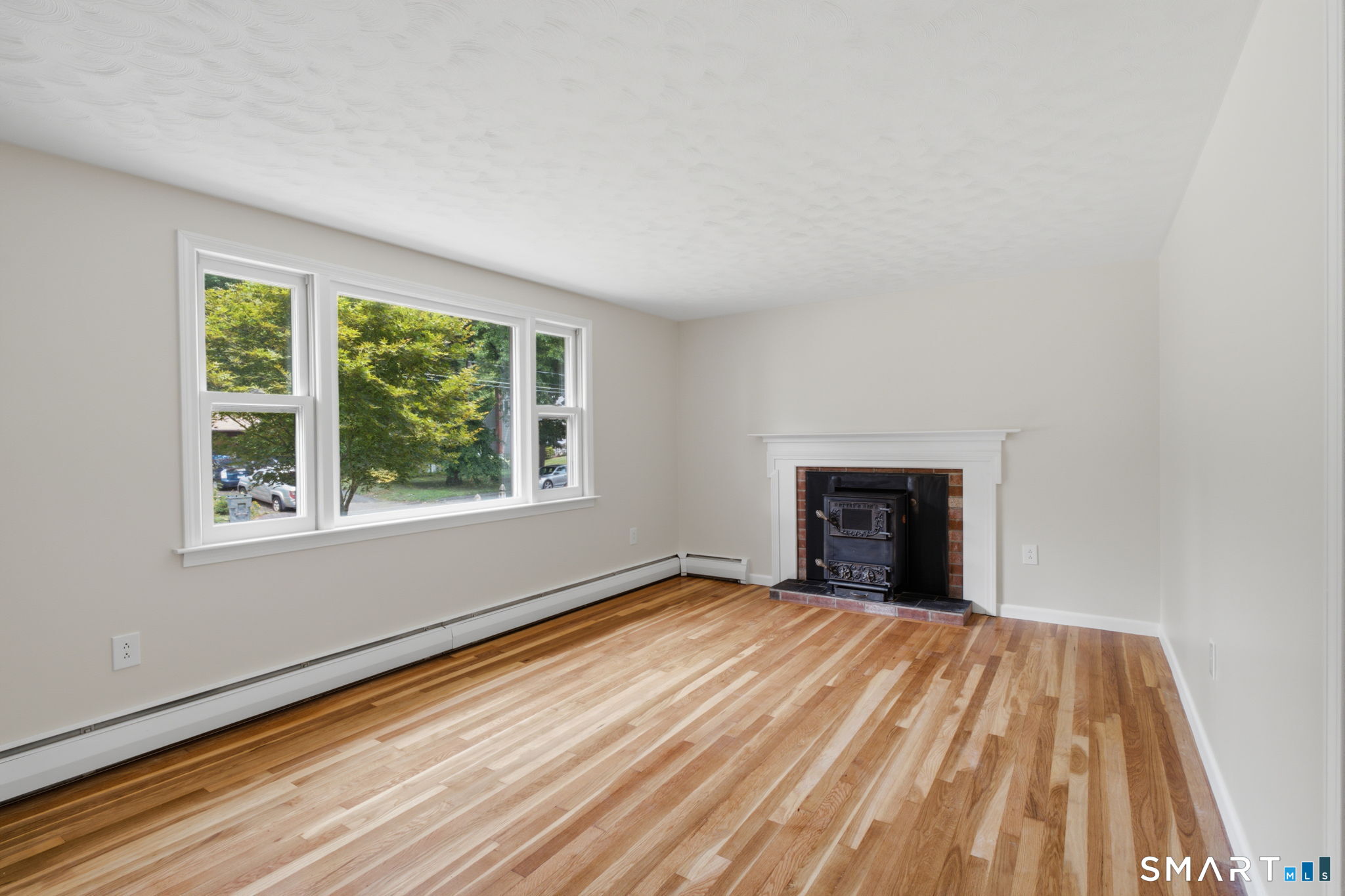 6 Madison Road Enfield, CT 06082 - Photo 11 of 36