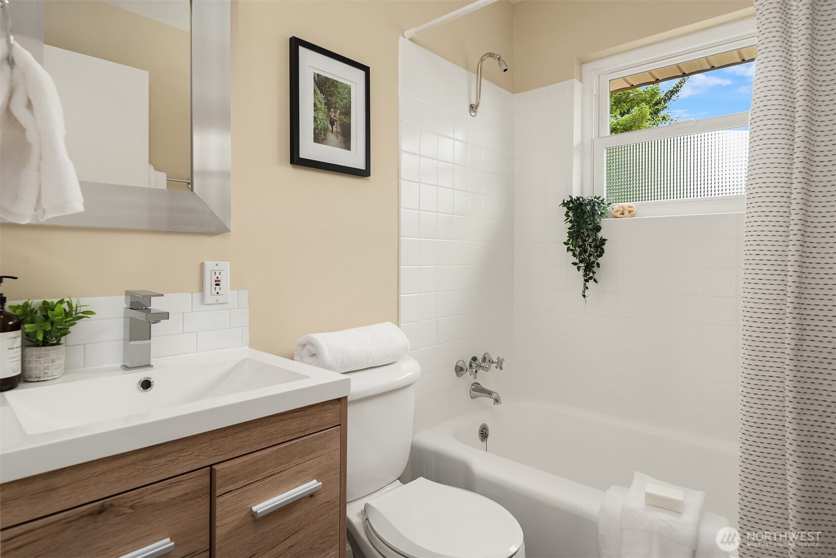 5028 41st Avenue Southwest Seattle, WA 98136 - Photo 15 of 25