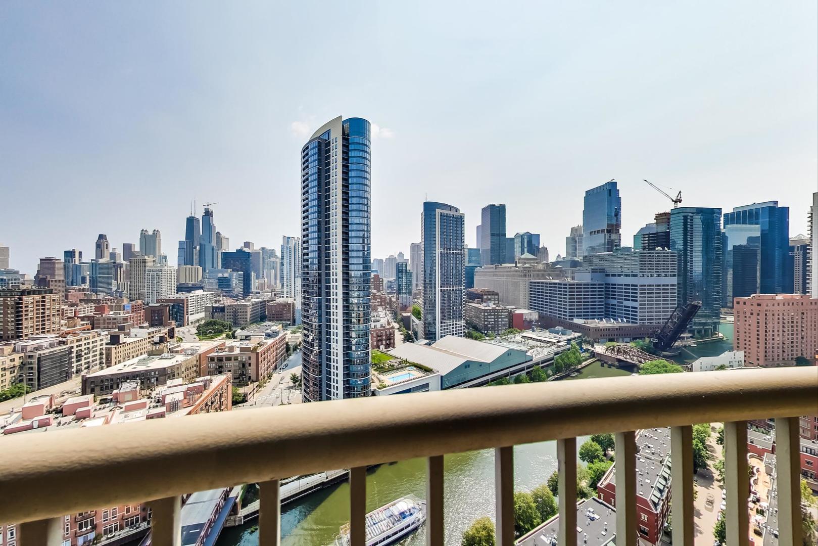 501 North Clinton Street, Unit 2503 Chicago, IL 60654 - Photo 11 of 28