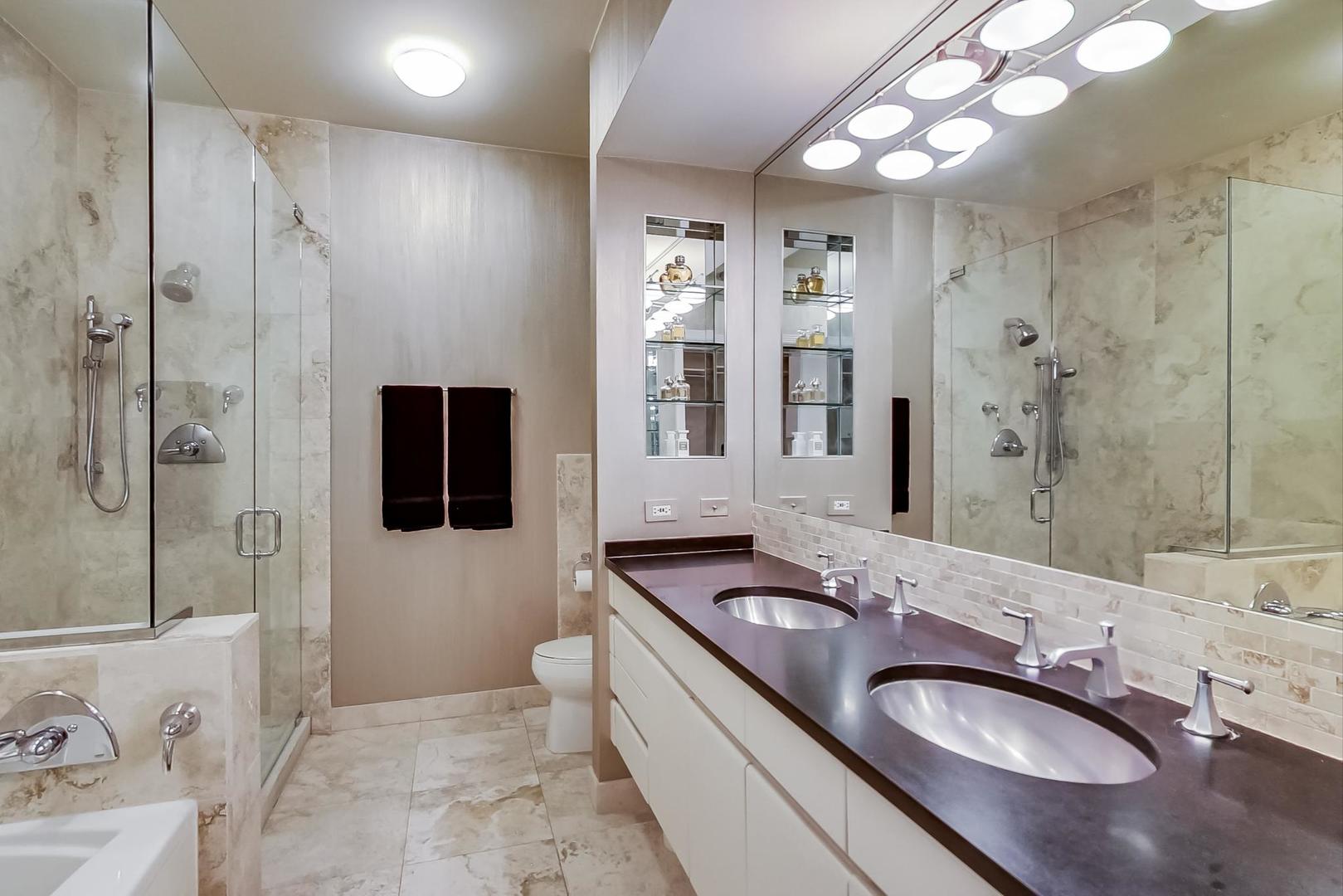 501 North Clinton Street, Unit 2503 Chicago, IL 60654 - Photo 14 of 28