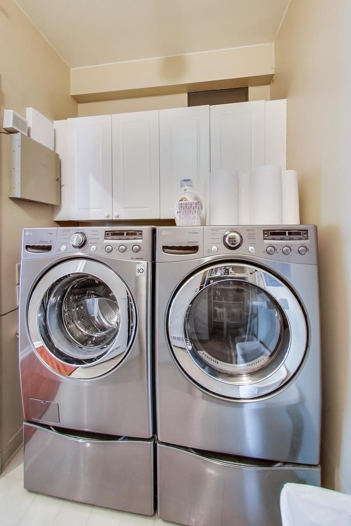 501 North Clinton Street, Unit 2503 Chicago, IL 60654 - Photo 19 of 28
