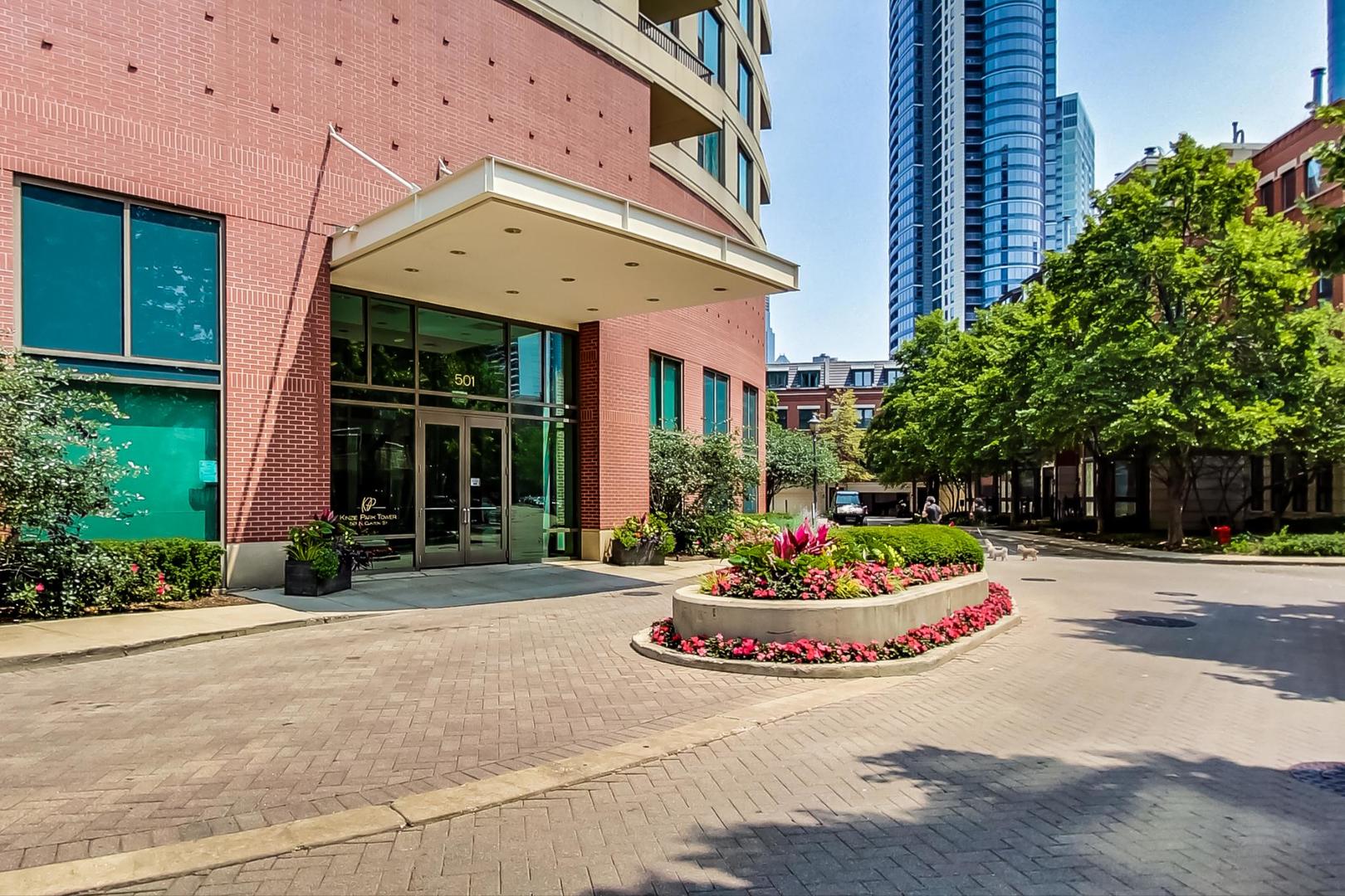 501 North Clinton Street, Unit 2503 Chicago, IL 60654 - Photo 3 of 28