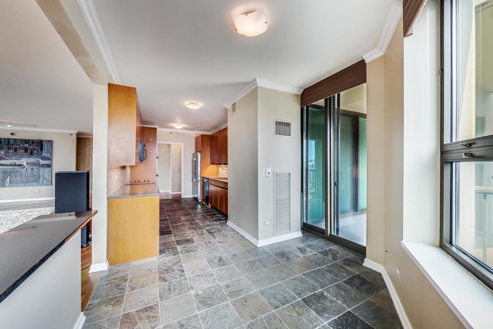 501 North Clinton Street, Unit 2503 Chicago, IL 60654 - Photo 9 of 28