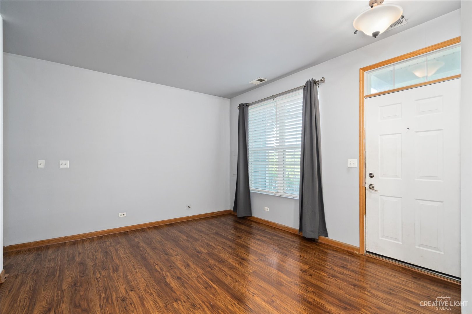 203 Springbrook Trail South Oswego, IL 60543 - Photo 5 of 23