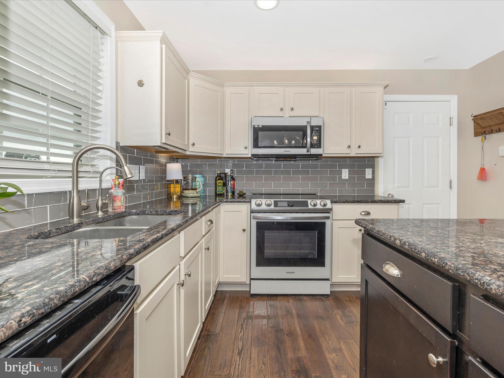 4591 Gene Hemp Road Jefferson, MD 21755 - Photo 13 of 35 Kitchen