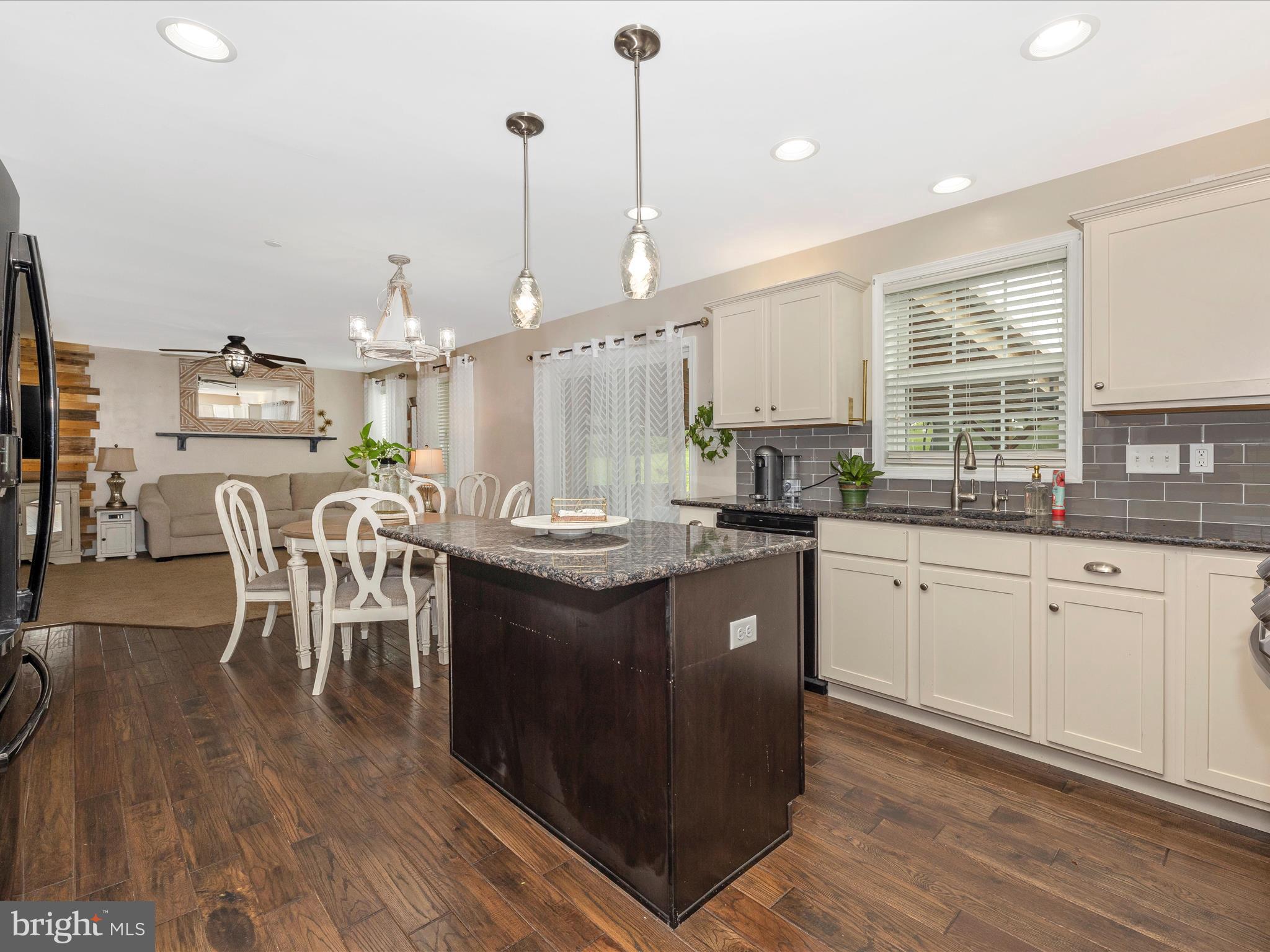4591 Gene Hemp Road Jefferson, MD 21755 - Photo 14 of 35 Kitchen