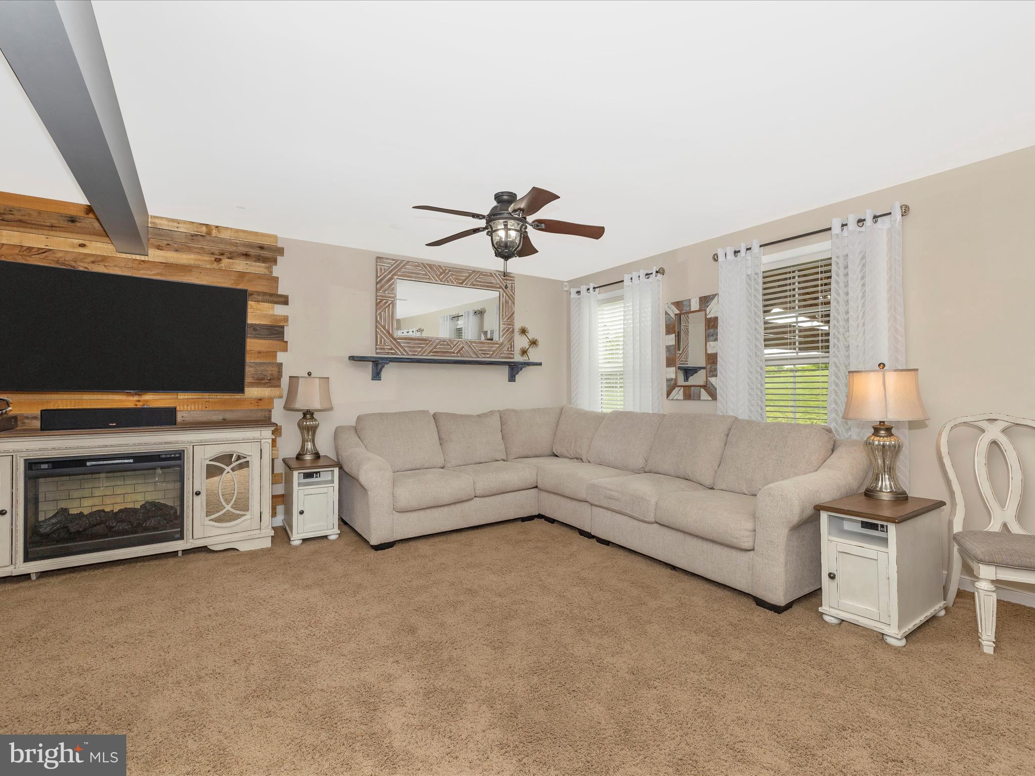 4591 Gene Hemp Road Jefferson, MD 21755 - Photo 5 of 35 Living Room