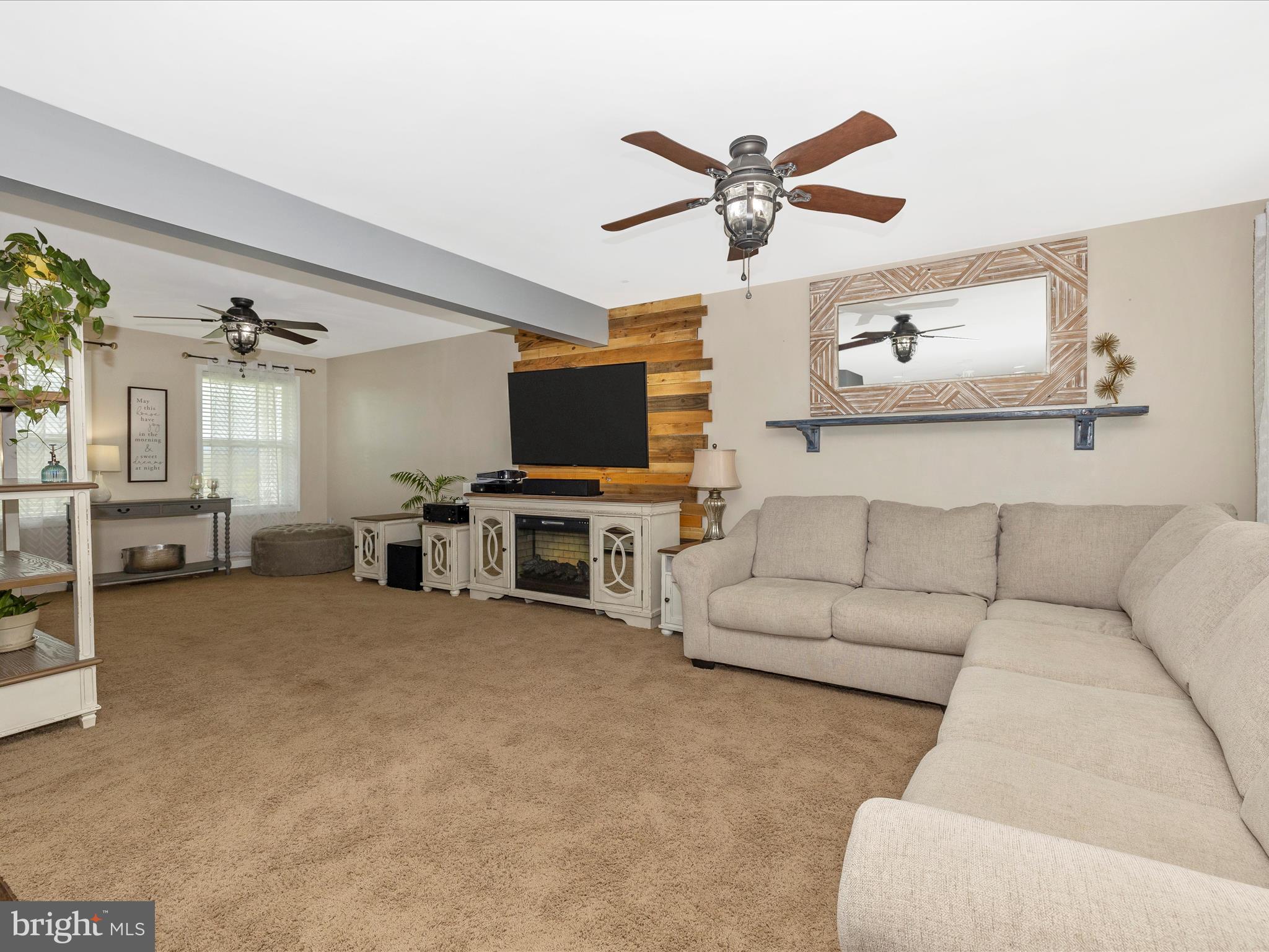 4591 Gene Hemp Road Jefferson, MD 21755 - Photo 6 of 35 Living Room