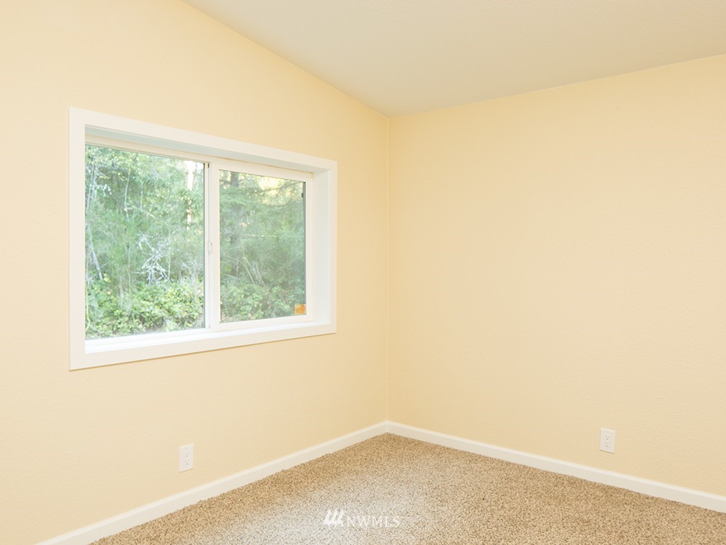 13649 Fagerud Road Southeast Olalla, WA 98359 - Photo 9 of 13 Gallery Image 9