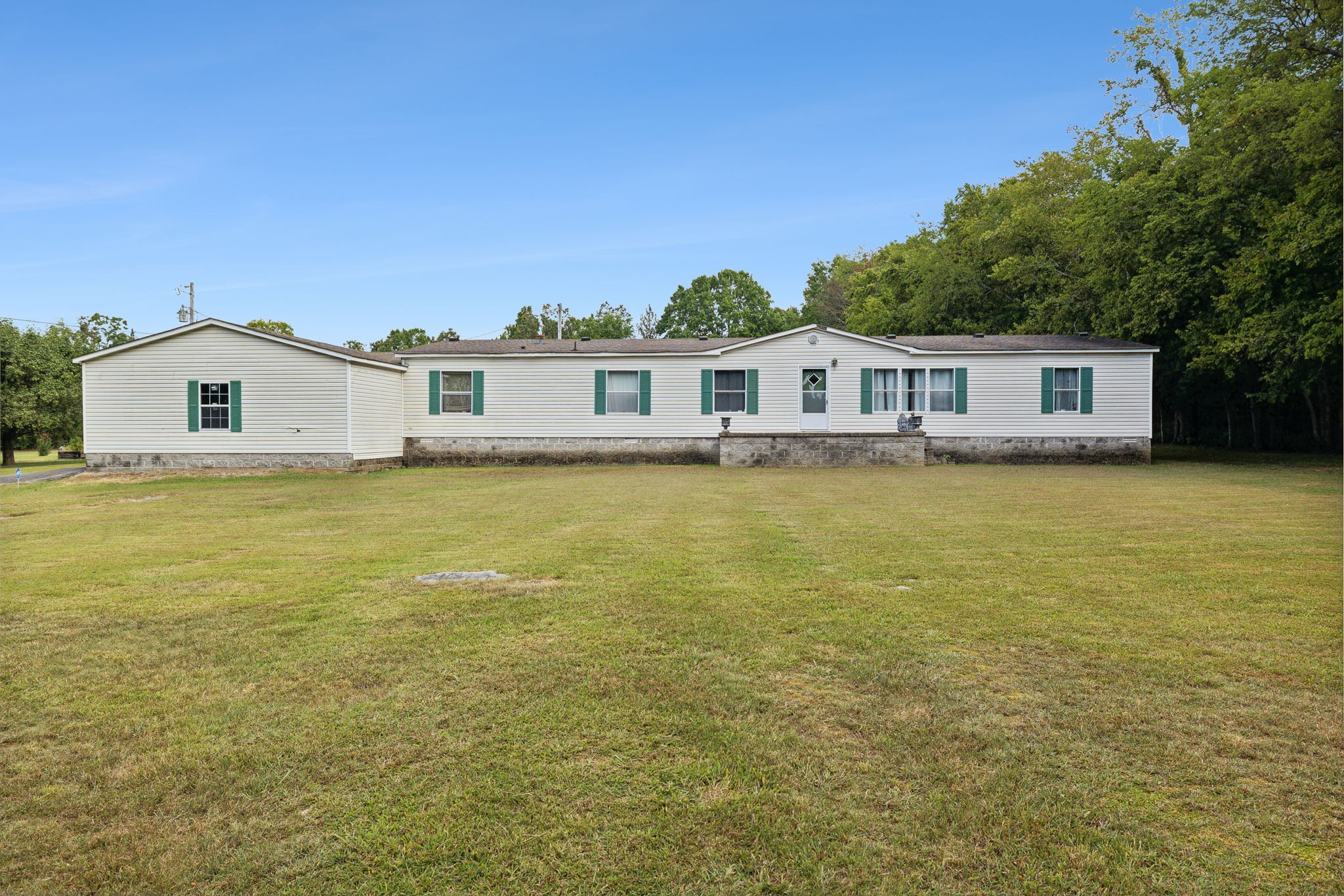 3270 Rocky Valley Road Lebanon, TN 37090 - Photo 3 of 55 a view of a house with yard and sitting area