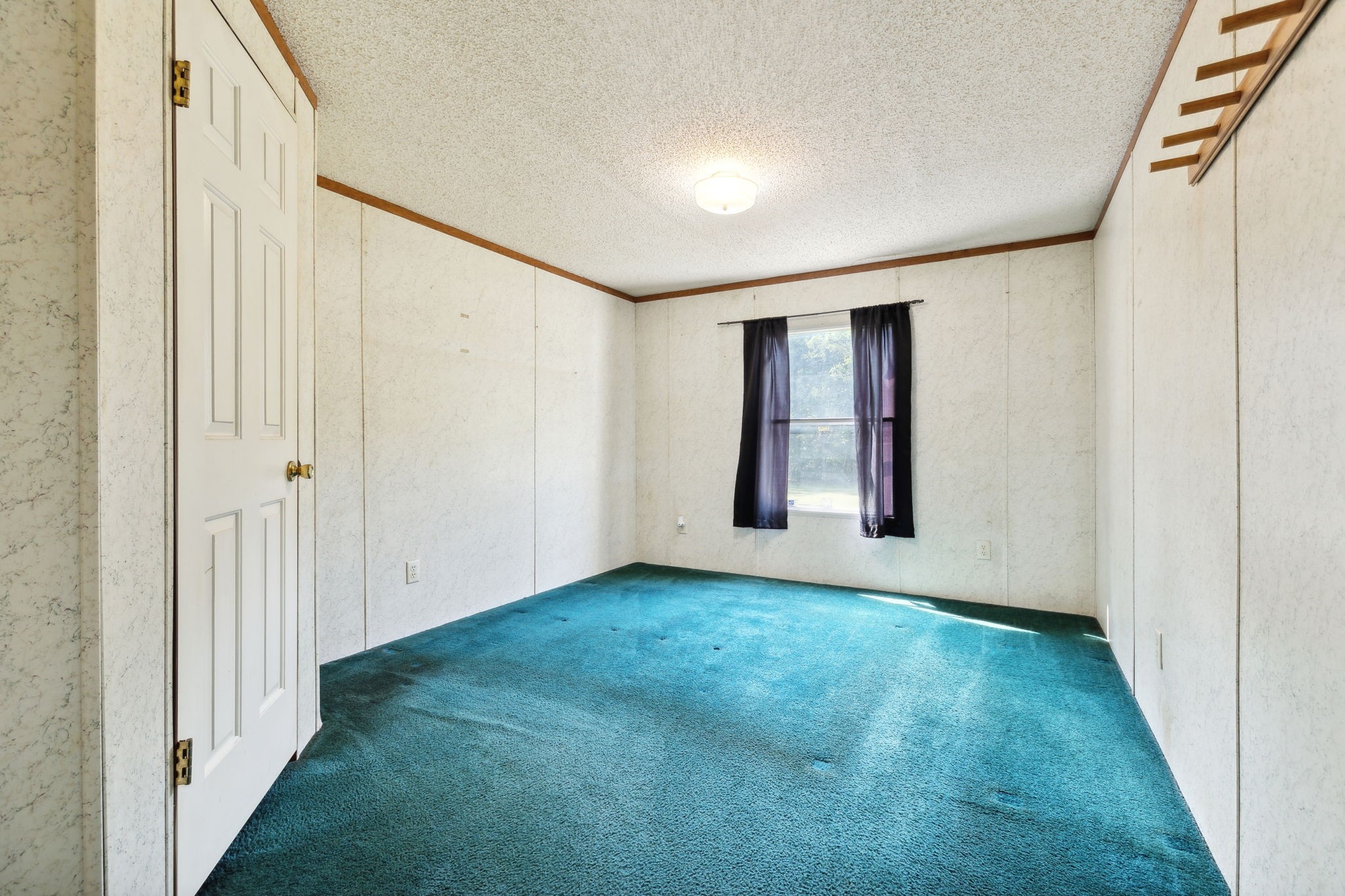 3270 Rocky Valley Road Lebanon, TN 37090 - Photo 36 of 55 a view of an empty room with window