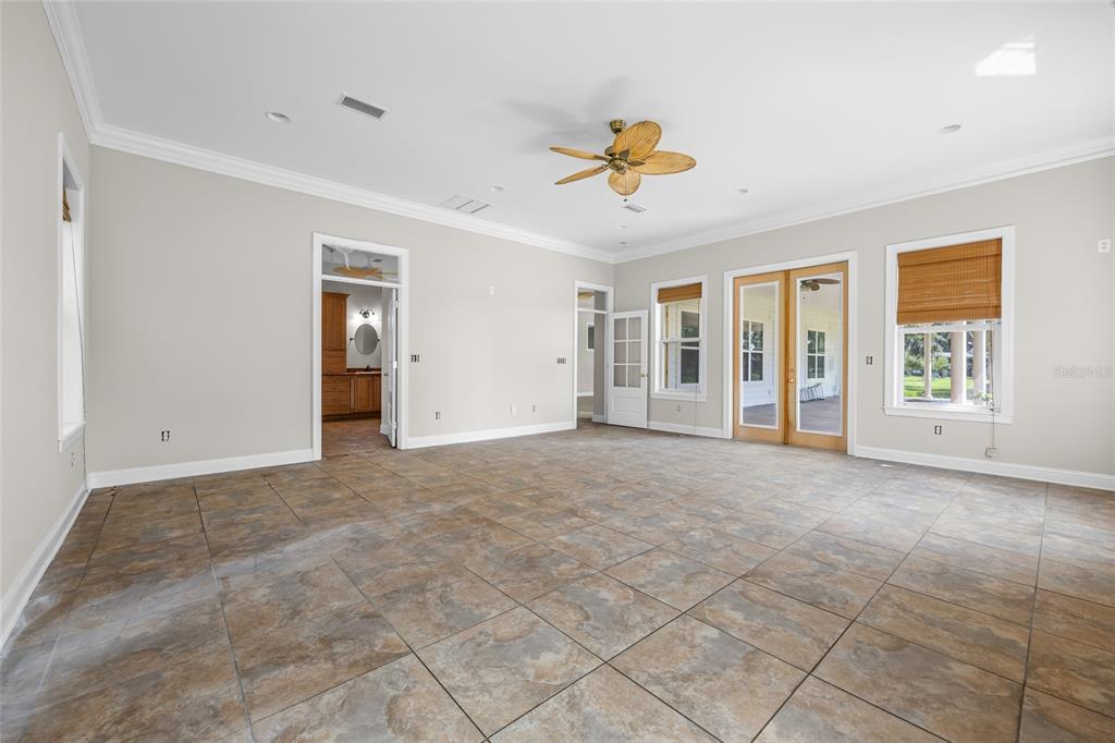 10852 89th Road Live Oak, FL 32060 - Photo 22 of 40 a view of an empty room with a window