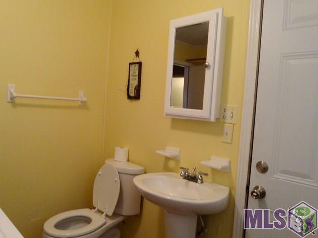 274 St Joseph Street Raceland, LA 70394 - Photo 17 of 25 BATHROOM 2