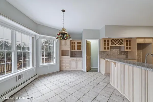 $624,900 | 267 Scenic Drive, Blakeslee, PA 18610