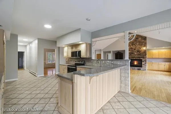 $624,900 | 267 Scenic Drive, Blakeslee, PA 18610