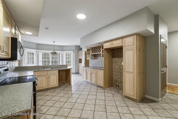 $624,900 | 267 Scenic Drive, Blakeslee, PA 18610