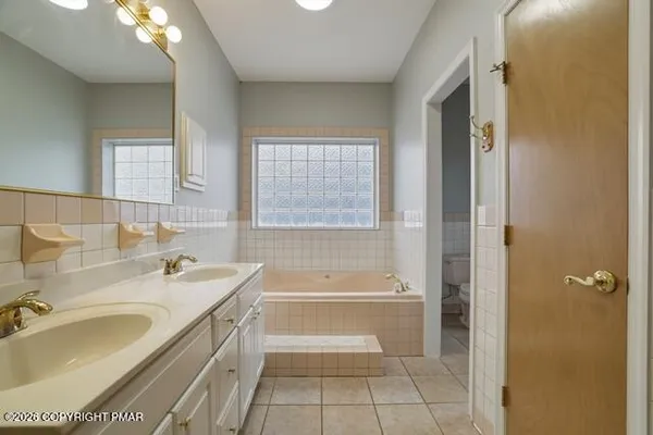 $624,900 | 267 Scenic Drive, Blakeslee, PA 18610