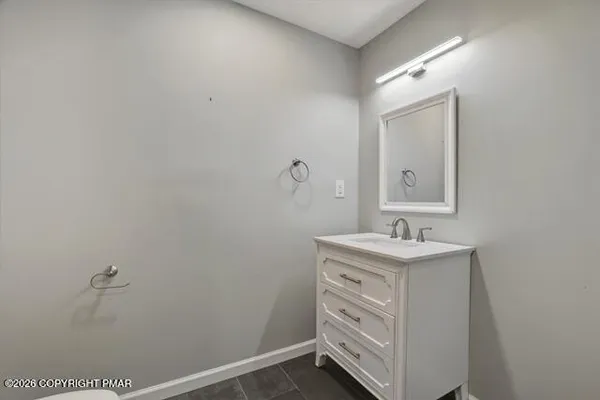 $624,900 | 267 Scenic Drive, Blakeslee, PA 18610