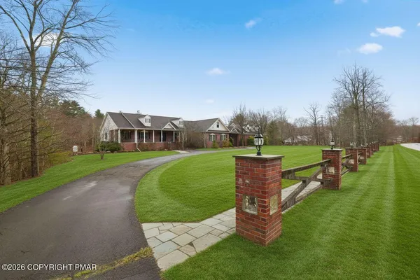 $624,900 | 267 Scenic Drive, Blakeslee, PA 18610