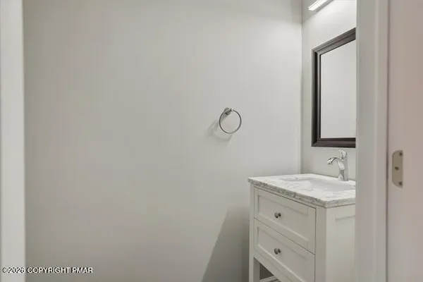 $624,900 | 267 Scenic Drive, Blakeslee, PA 18610