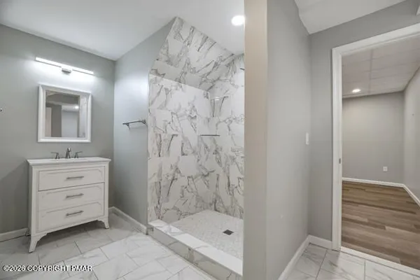 $624,900 | 267 Scenic Drive, Blakeslee, PA 18610