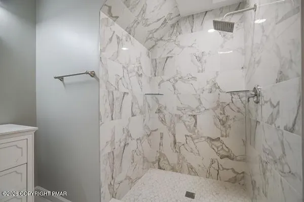 $624,900 | 267 Scenic Drive, Blakeslee, PA 18610