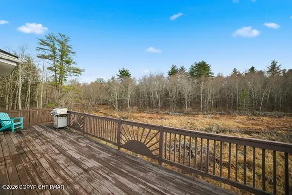 $624,900 | 267 Scenic Drive, Blakeslee, PA 18610