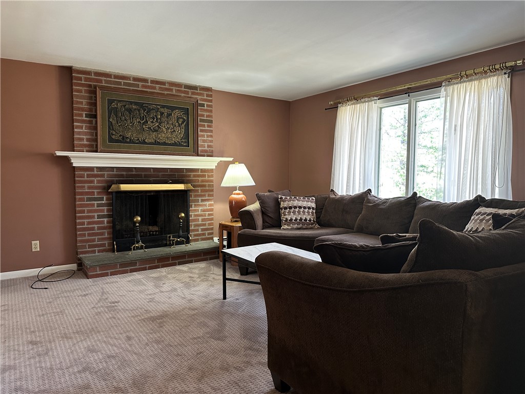 1695 Harkney Hill Road Coventry, RI 02816 - Photo 3 of 31 Living Room