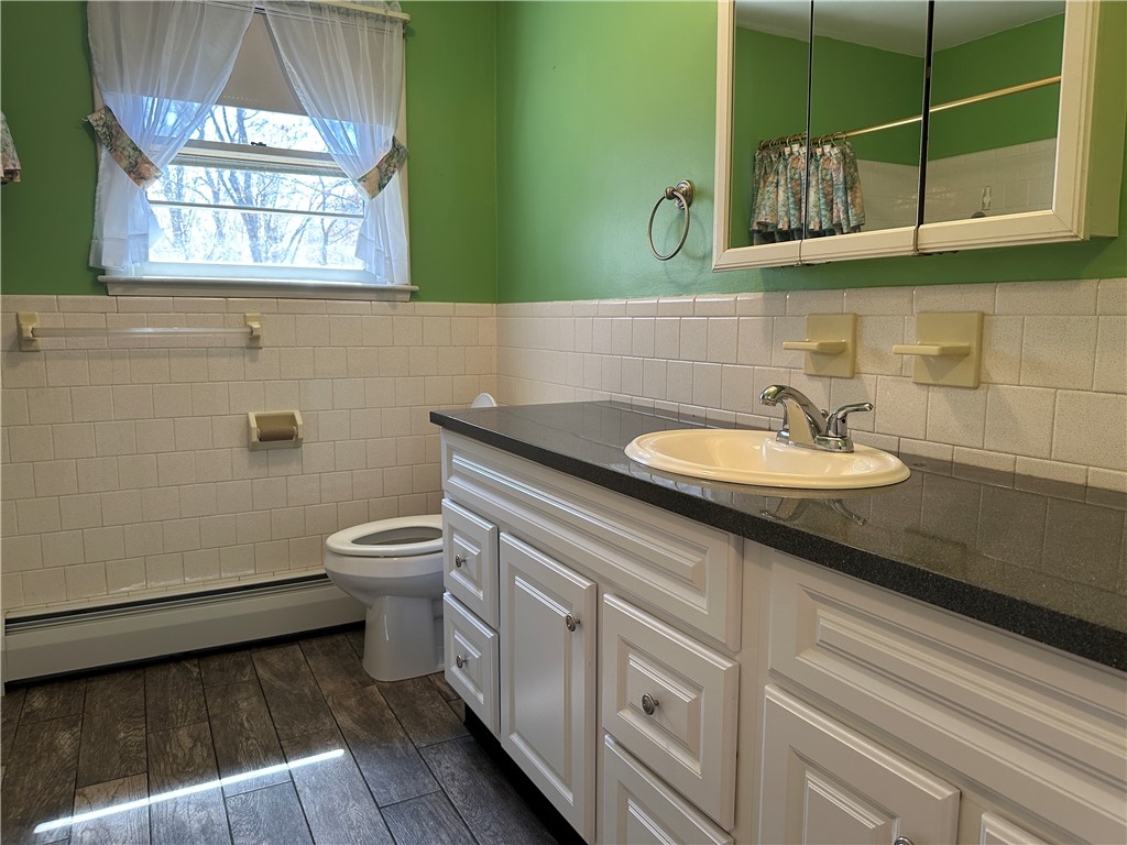 1695 Harkney Hill Road Coventry, RI 02816 - Photo 9 of 31 Full Bath 1