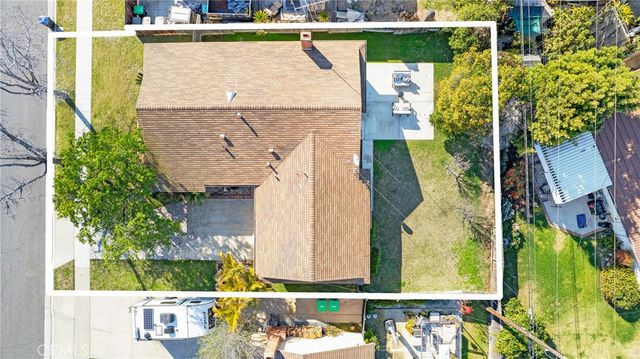 $1,255,000 | 1294 Belfast Avenue, Costa Mesa, CA 92626