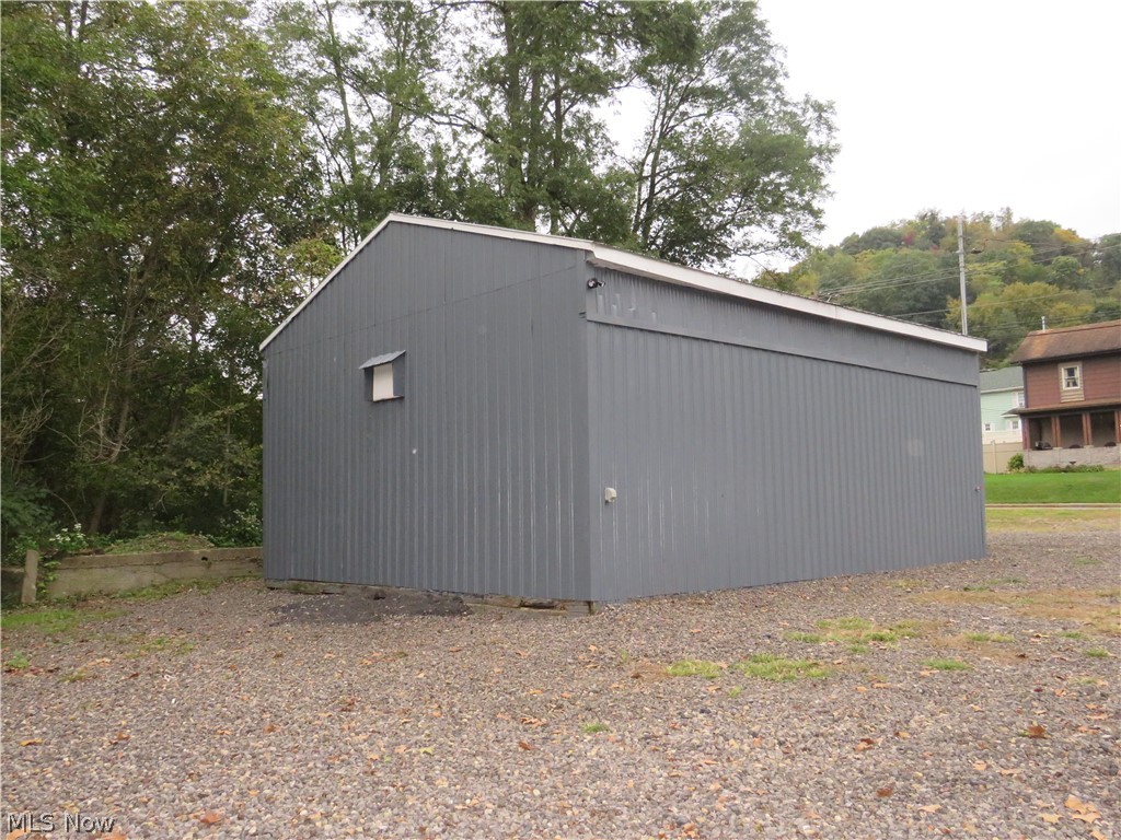 618 Cove Road Weirton, WV 26062 - Photo 9 of 12