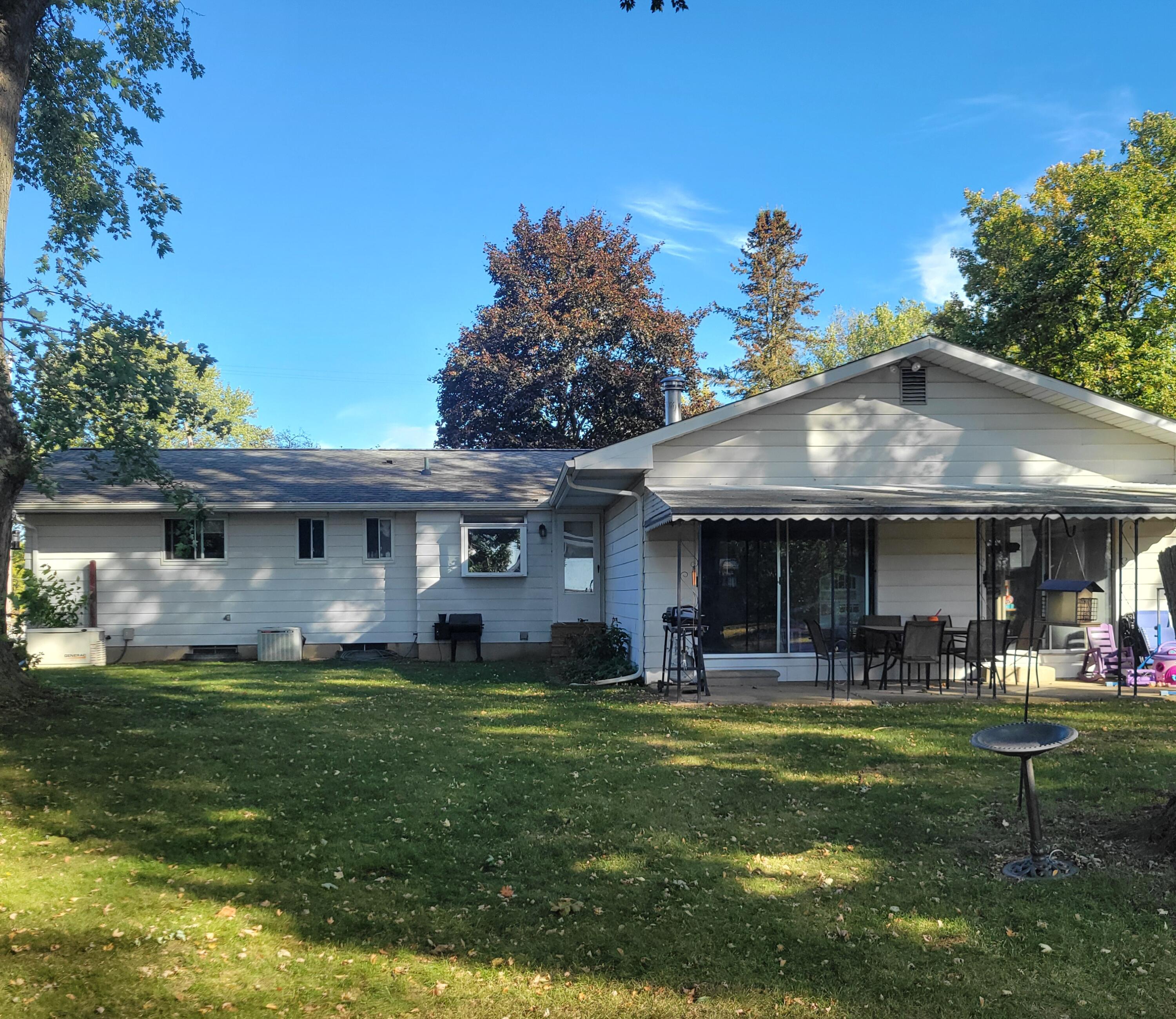 2479 North Long Lake Road Fenton, MI 48430 - Photo 4 of 21 1000036618