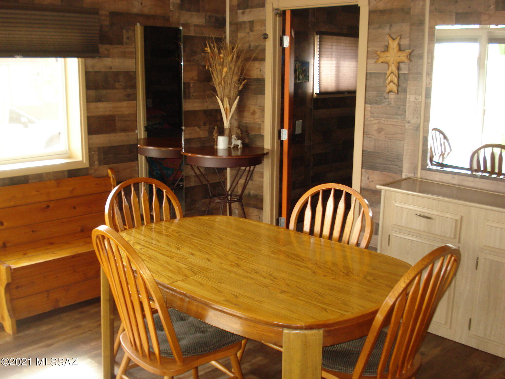 5849 West Box R Street Tucson, AZ 85713 - Photo 4 of 19 Dining Area