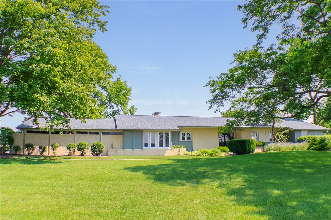 400 Country Club Road Mattoon, IL 61938 - Photo 3 of 35