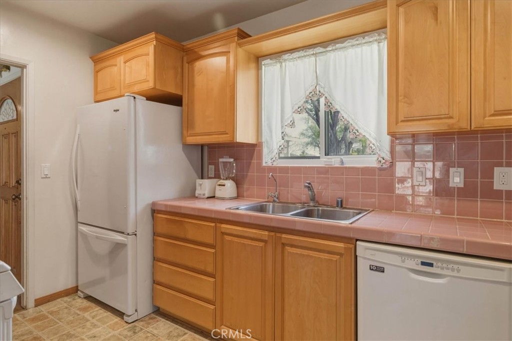 10225 Foster Road Downey, CA 90242 - Photo 10 of 34