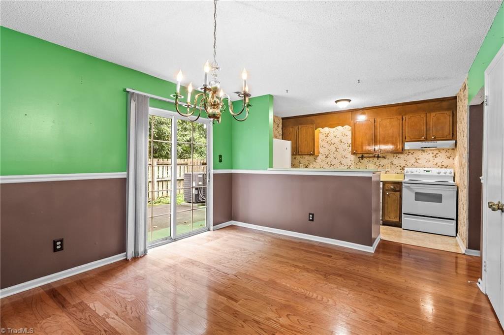 5747 Bramblegate Road, Unit A Greensboro, NC 27409 - Photo 9 of 19 Dining room