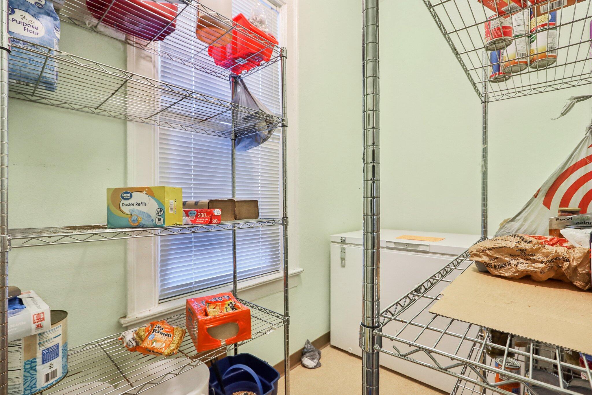 1022 West Madison Street, Unit 1024 Milwaukee, WI 53204 - Photo 20 of 46 Panty